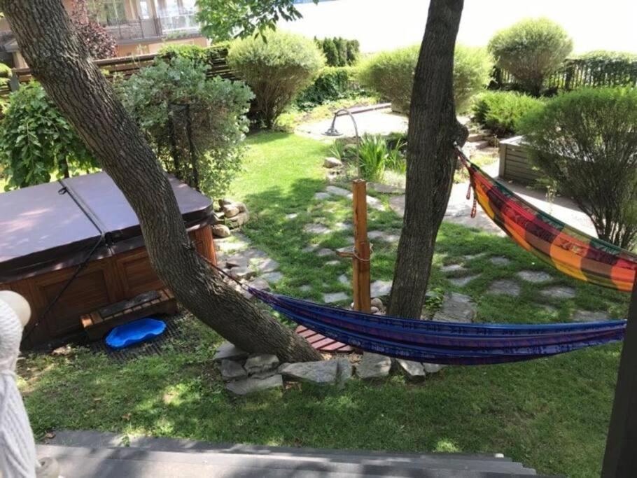 Om Chalet 2 Avec Spa Et Foyer Borde Du Fleuve St-Pierre-de-l'Île-d'Orléans Bagian luar foto